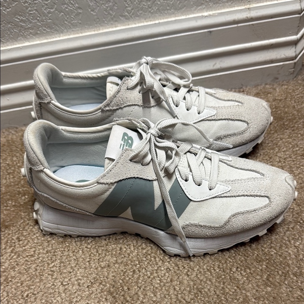 New Balance 327 Women's White and Green Sneakers